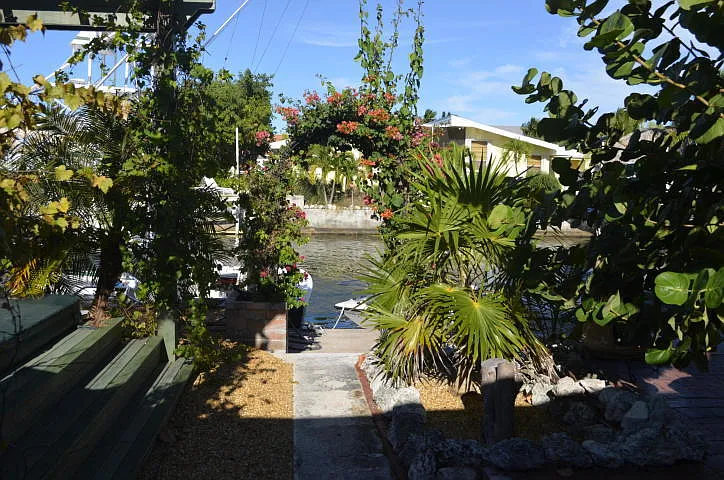 3 bed, 2.0 bath, $5,800 — Photo 2