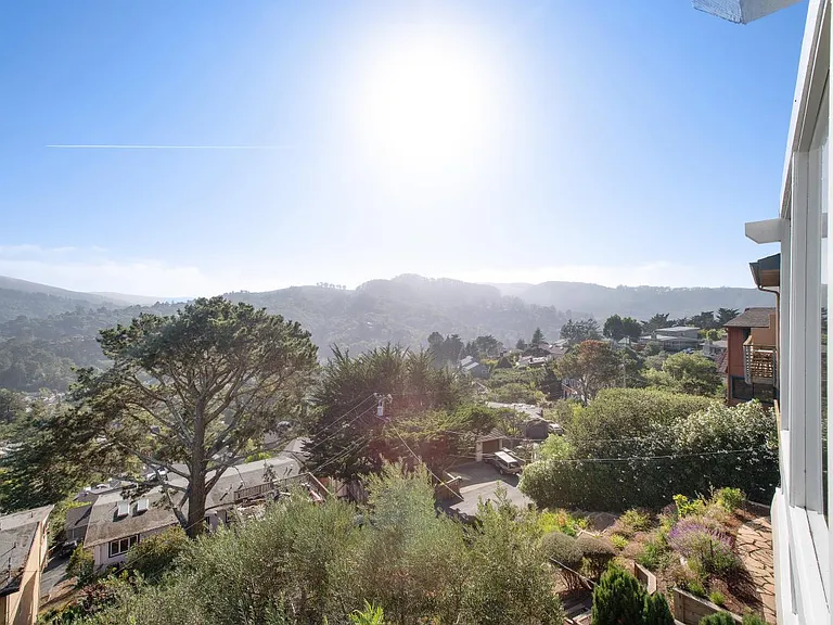 314 Joyce Way — Photo 14