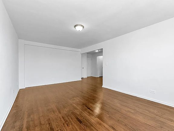 4th image of 1040 Neilson St APT 4N