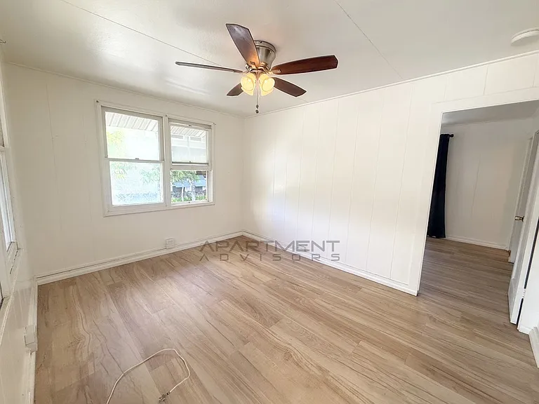 424 Olohana St — Photo 3