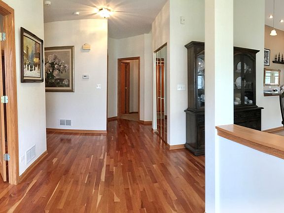 2nd image of 18111 Waterside Cir