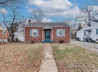 7720 Weston Pl, Saint Louis, MO 63117