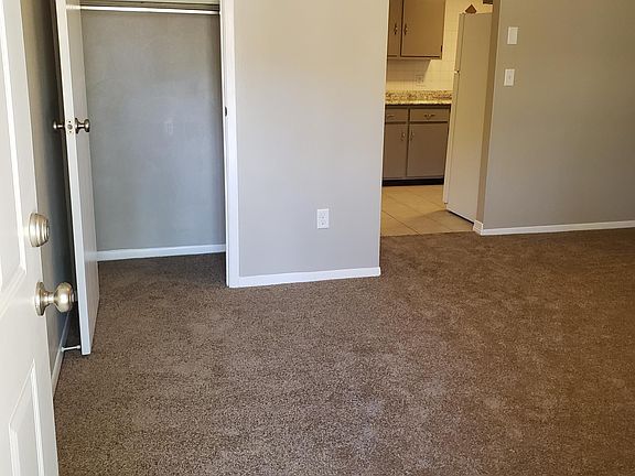 2nd image of 1302 Heritage Dr