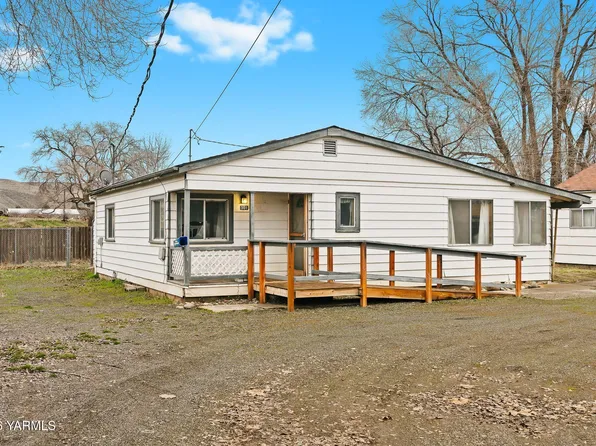 301 Sinclair Ave, Naches, WA 98937
