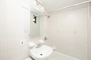 Rented by R New York