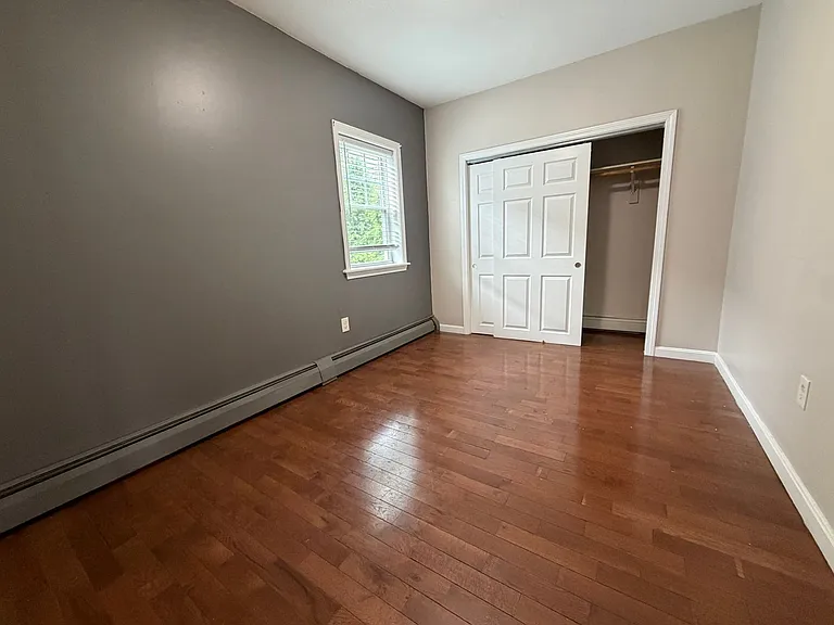60 Pickering St — Photo 3