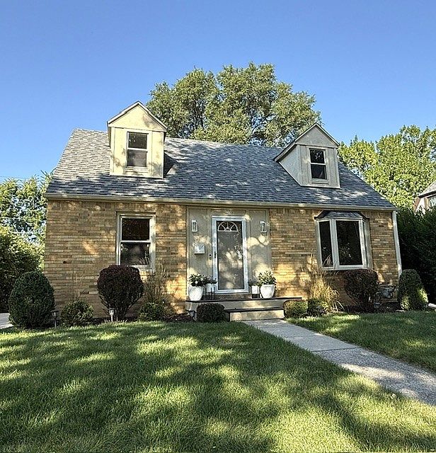 Home Sweet Home! Furnished stunner in desirable Ravenswood!