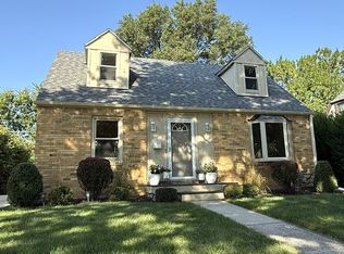 415 N 89th St, Wauwatosa, WI 53226