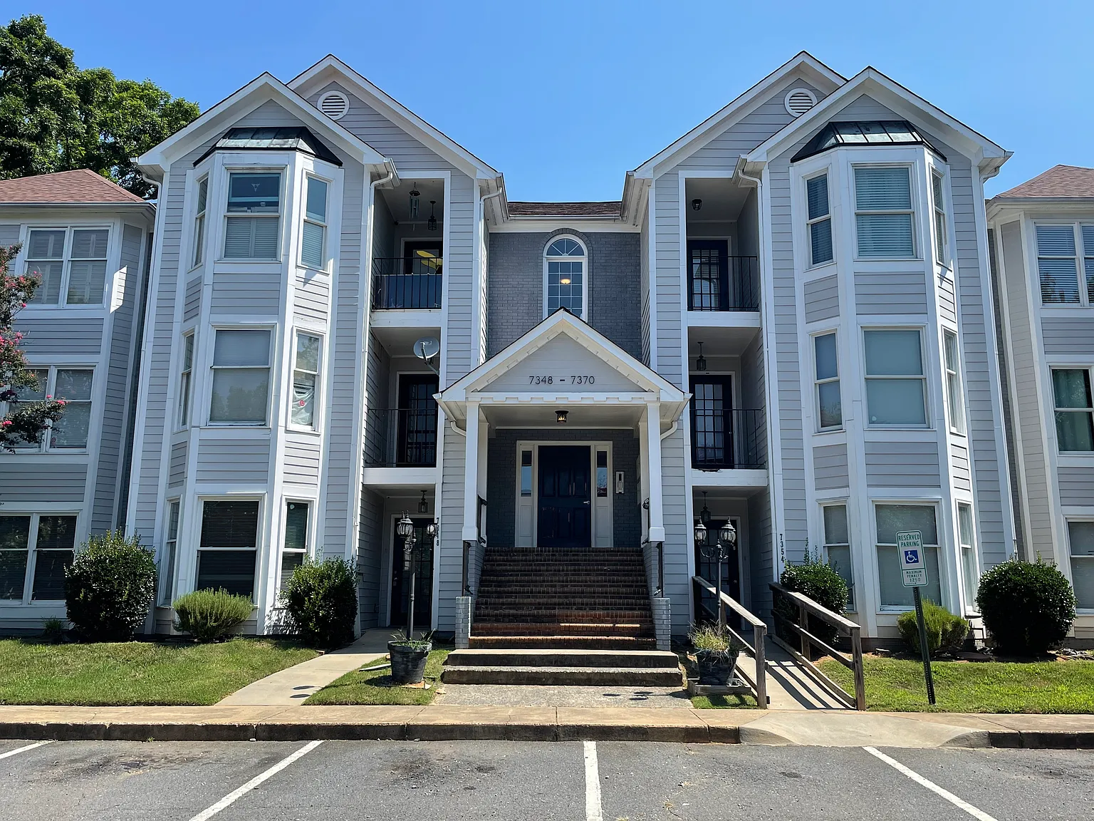 2 bed, 1040 sqft, $1,385 — Photo 3