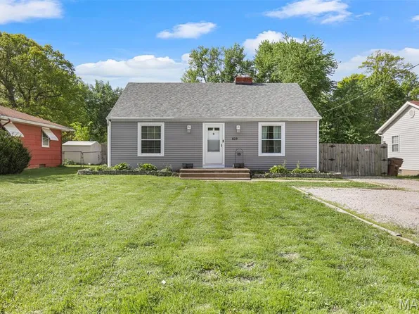829 Oakdale Dr, East Alton, IL 62024