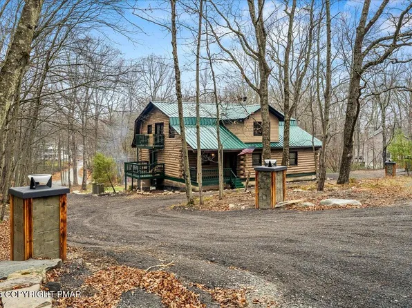188 Twin Lakes Dr, Shohola, PA 18458