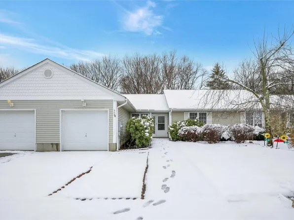 303 Peconic Court #303, Melville, NY 11747