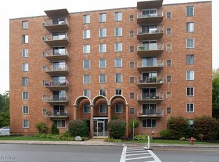 50 S Rocky River Dr APT 704, Berea, OH 44017