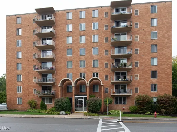 50 S Rocky River Dr APT 704, Berea, OH 44017