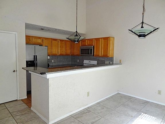 5th image of 2822 Great Lakes Ave