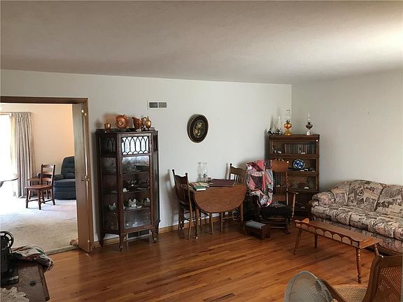 2nd image of 2745 Melanie Ln