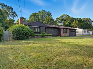 57 Leslie St, Windsor Locks, CT 06096