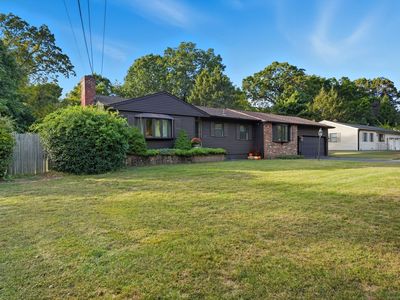 57 Leslie Street, Windsor Locks, CT, 06096