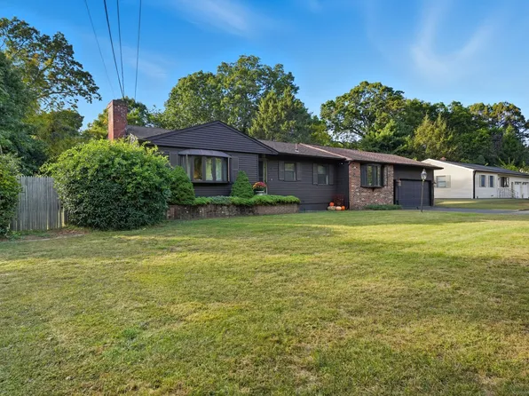 57 Leslie Street, Windsor Locks, CT 06096