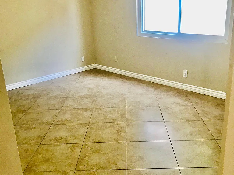 680 Driftwood Ave — Photo 9