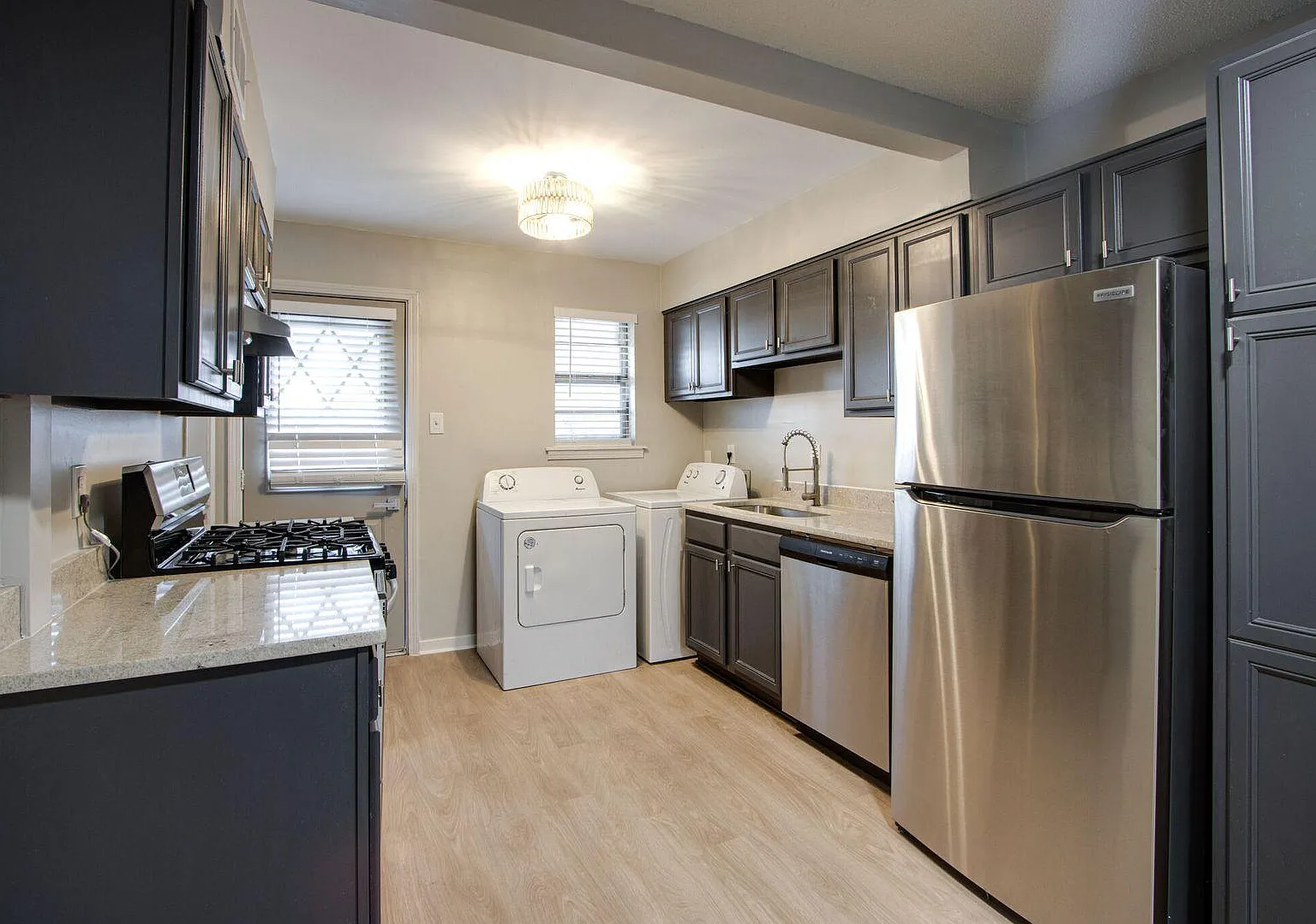 540 N Mendenhall Rd — Photo 3
