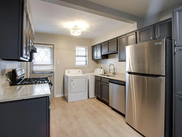 540 N Mendenhall Rd #2 — Photo 3