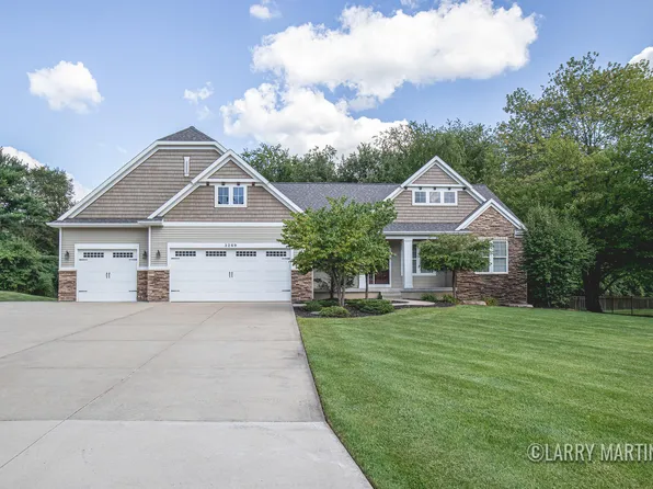 3269 Hopewell Ct NE, Rockford, MI 49341