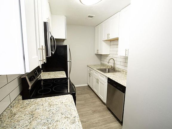 4th image of 825 E Marlette Ave APT 1