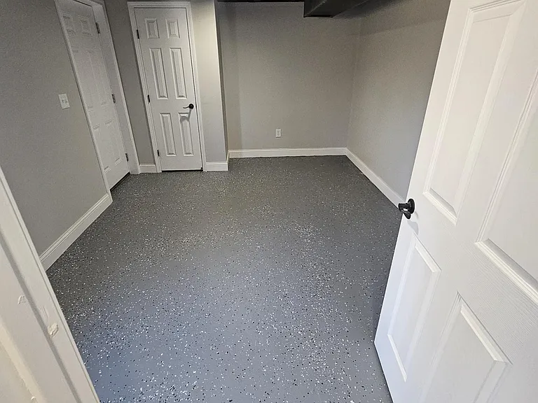 10200 Green Valley Dr — Photo 12