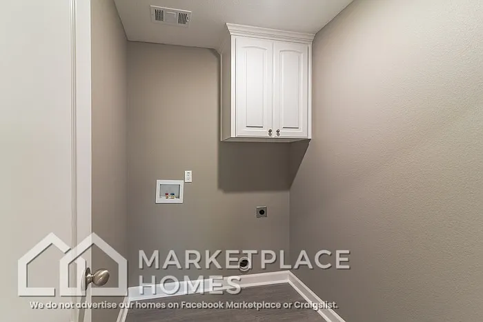 900 W 23rd St — Photo 18
