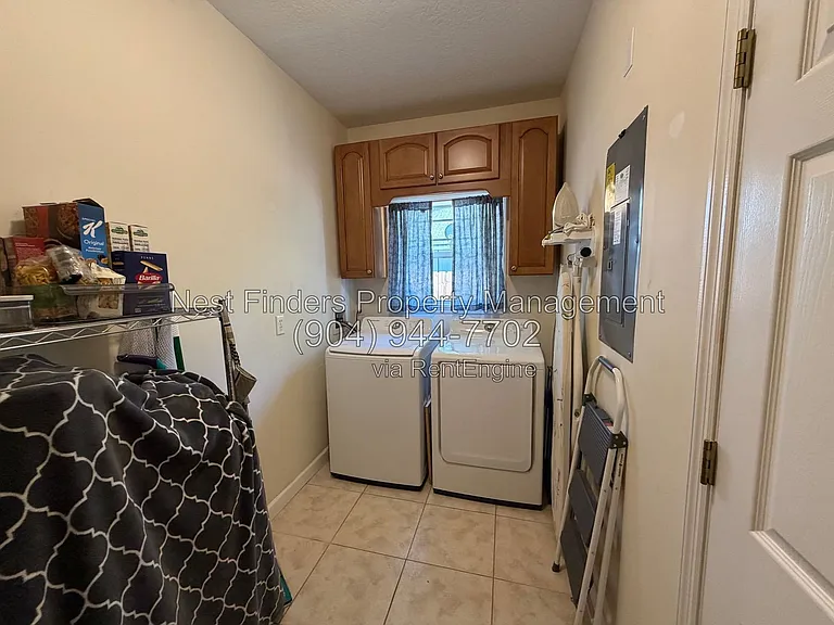 3886 Walsh St — Photo 23