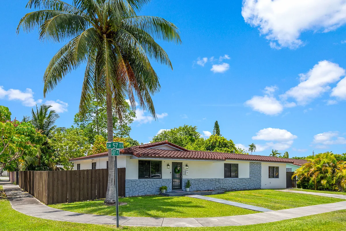 Building Photo - 10790 SW 57th Ter