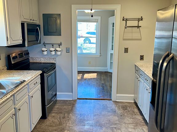 Direct access to the dinning room