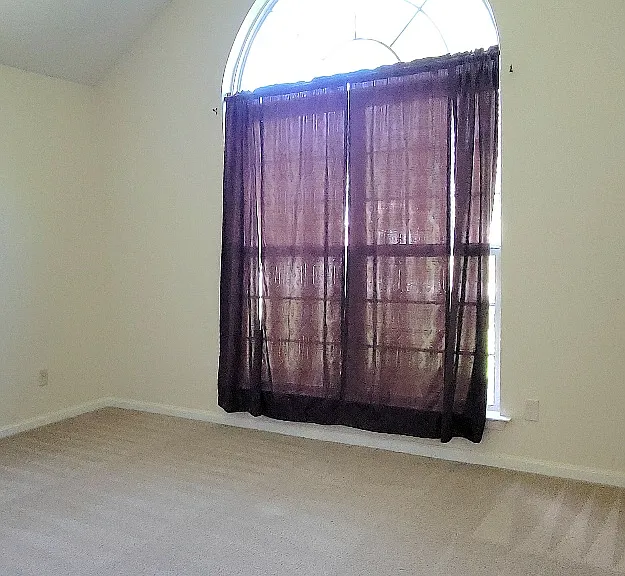 435 Creekside Cir — Photo 18