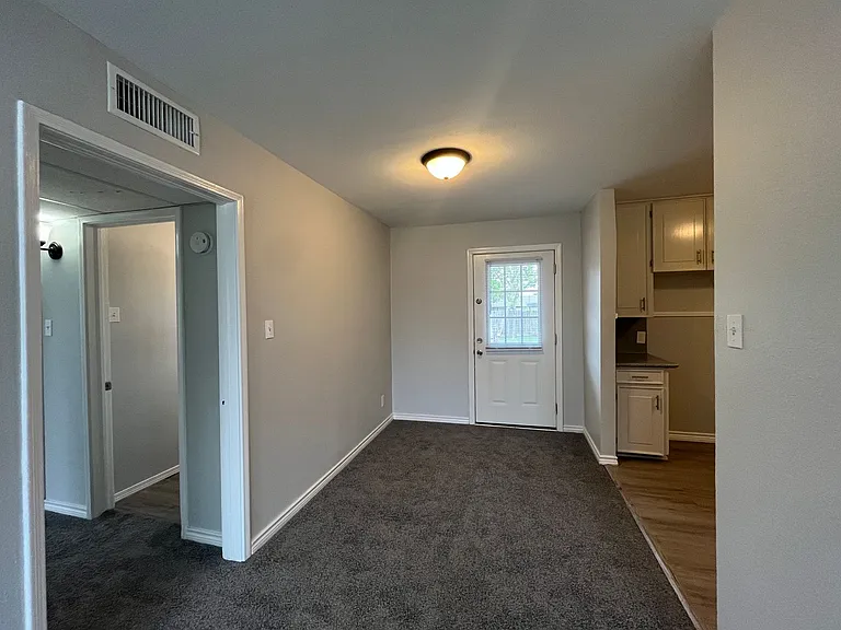 4801 Lansdown Dr — Photo 5