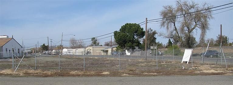 2nd image of 5742 Lindhurst Ave