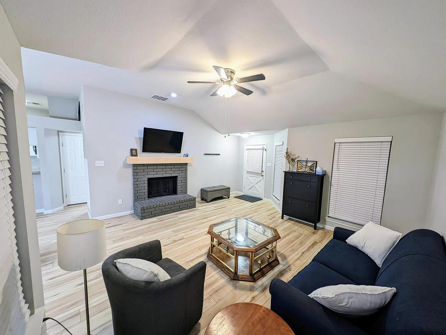 507 Lee Dr — Photo 2