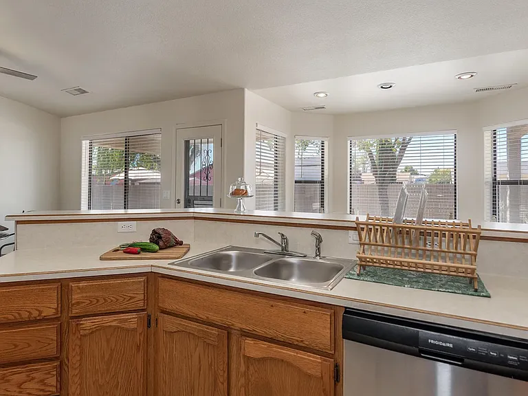 7851 E Marigold Ln — Photo 9