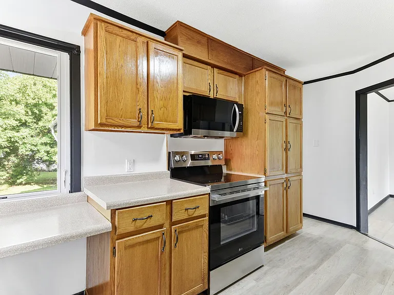 2775 Larch Ln N — Photo 23