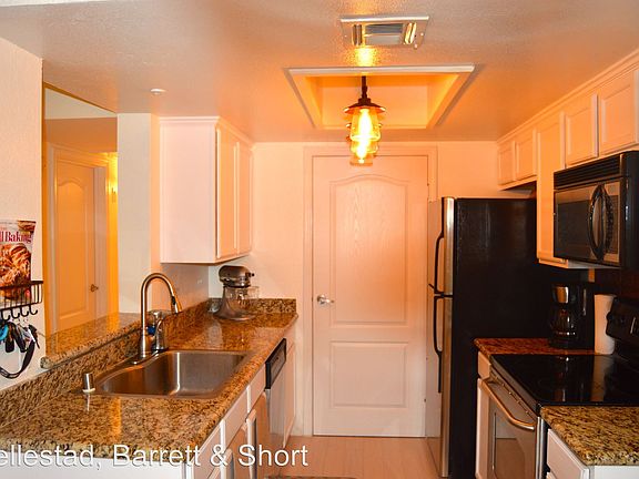 2nd image of 12075 Alta Carmel Ct Unit 40