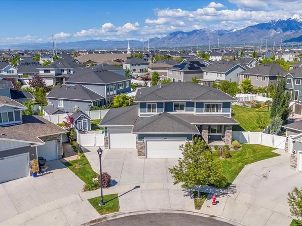 1046 W Hero Ct, Bluffdale, UT 84065