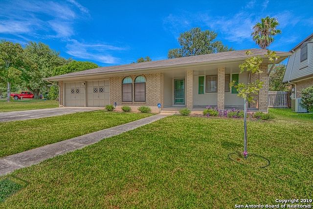 1st image of 3511 Pinebluff Dr