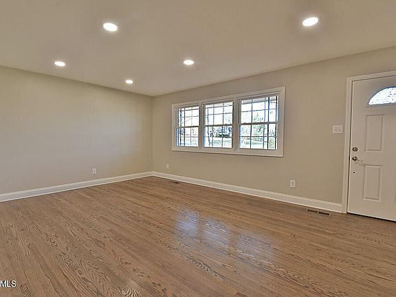 3rd image of 7900 Luxmore Dr