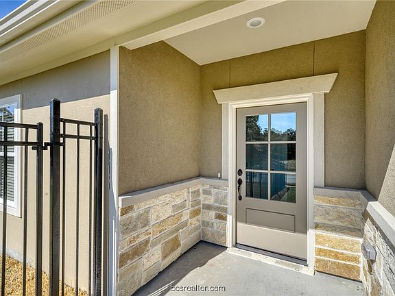 4th image of 3807 Alamosa St