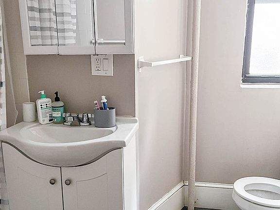 Full bathroom