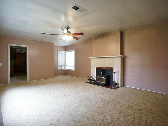 3rd image of 2620 Hall Ave