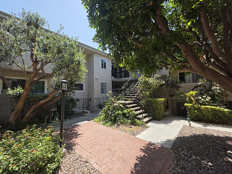 5055 Coldwater Canyon Ave #213 — Photo 10