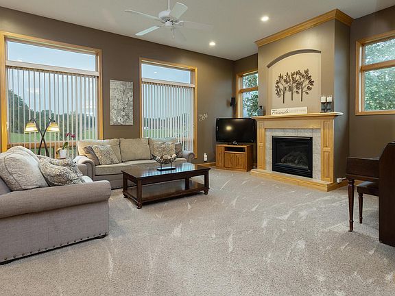 4th image of 20585 Islandview Cir