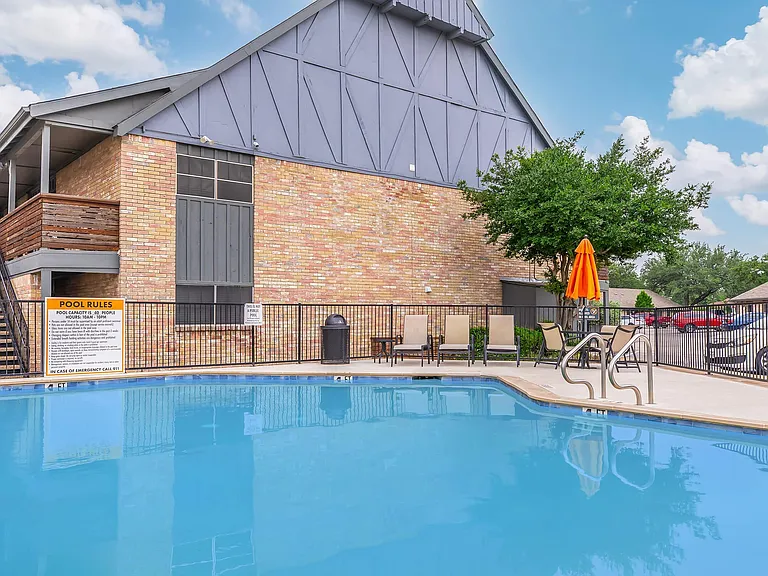 Camelot Apartments — Photo 5