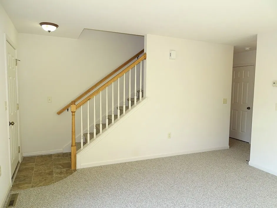 2 bed, 2.5 bath, 1520 sqft, $1,750 — Photo 2